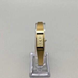 Ladies Pulsar by Seiko Dress  Watch  V220-5240 in excellent like new condition.